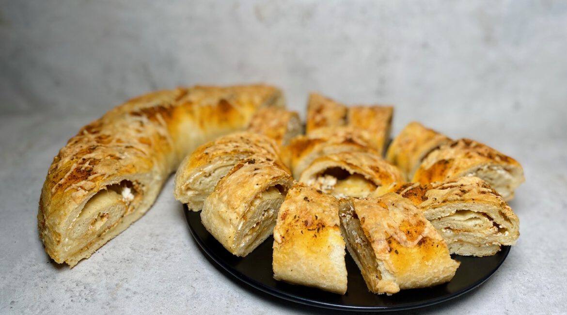 Cremiger Brotkranz mit Käse und Gewürzen – Jannika ️